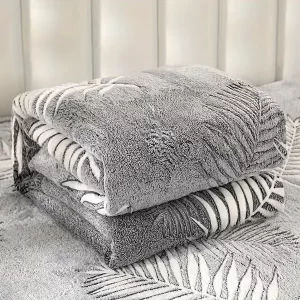 1pc Fluffy Leaf Pattern Flannel Blanket Double-sided Coral Fleece Spring And Autumn Soft And Warm Air Conditioning Throw Blanket Flannel Blanket For All Season