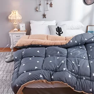 1pc Autumn And Winter Thickened Down Comforter, Warm Milk FleeceQuilted Duvet Core Checkered Comforter, Light And Comfortable, Thickened And Soft, Heat Storage And Warm, For Dorm, Hotel, Bedroom.Bedding Supplies, Available In All Seasons