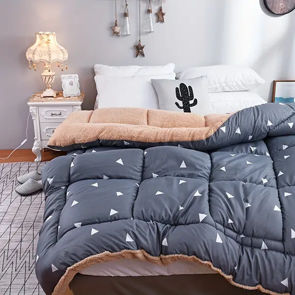 1pc Autumn And Winter Thickened Down Comforter, Warm Milk FleeceQuilted Duvet Core Checkered Comforter, Light And Comfortable, Thickened And Soft, Heat Storage And Warm, For Dorm, Hotel, Bedroom.Bedding Supplies, Available In All Seasons